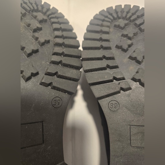 Rizzoli Woman’s Black Suede Slip On Loafers With Gold Buckle Size 6.5 - 39 - Picture 9 of 9